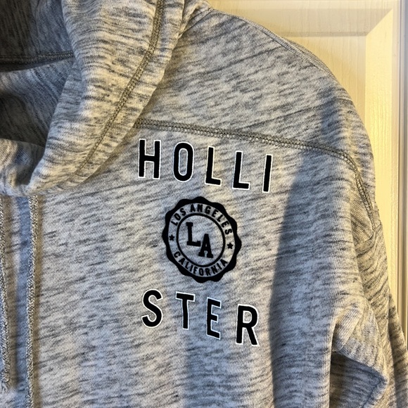Hollister Sweatshirt Womens Size Small - Picture 3 of 5